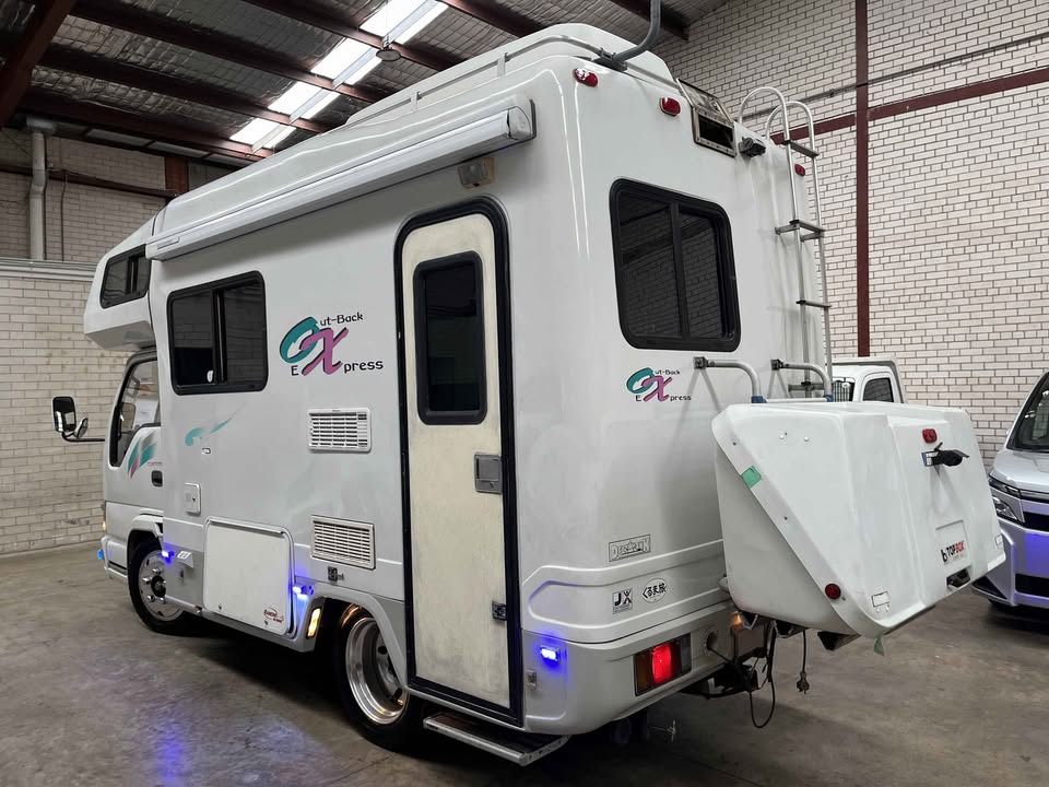 1997 Isuzu ELF Diesel Motorhome – Fully Furnished